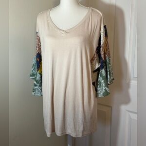 NWT Davi & Dani top.